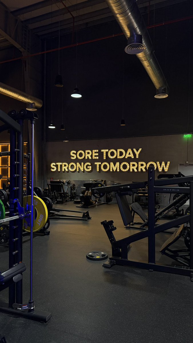 20_05sd's tweet photo. Late night workout❕ https://t.co/vVydjrufgP