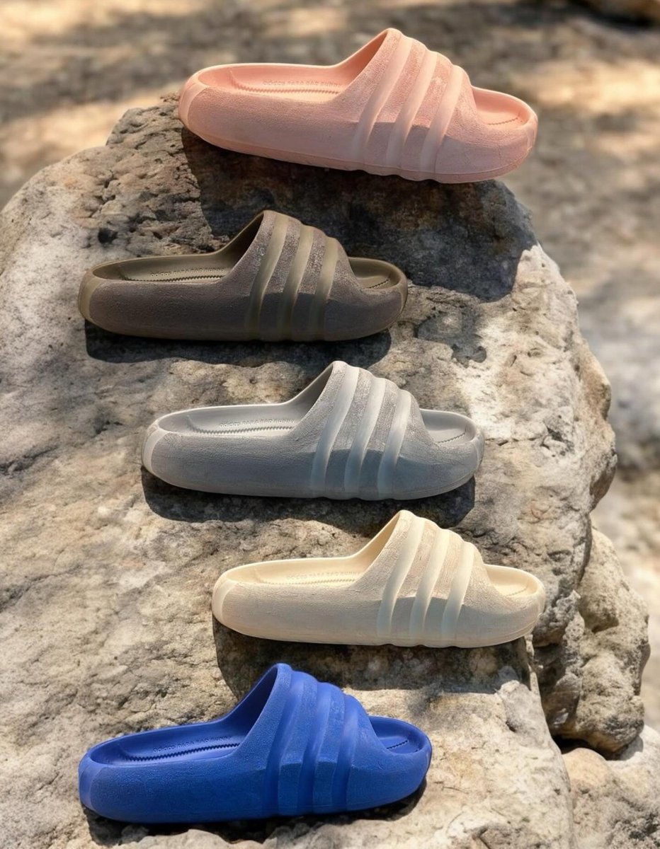 badbunnyontour's tweet photo. Bad Bunny x Adidas “Stone Slides” 🇵🇷

🗓️ Verano 2026 https://t.co/veYXr6bHG1