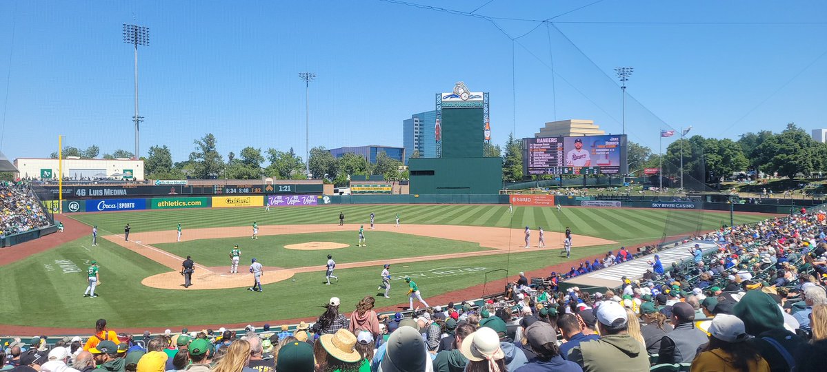 evil_toast916's tweet image. Beautiful day for a baseball game.
#athletics #sacramento #sutterhealthpark
