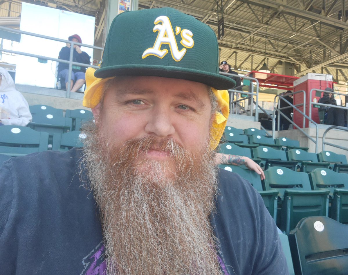 evil_toast916's tweet image. Beautiful day for a baseball game.
#athletics #sacramento #sutterhealthpark