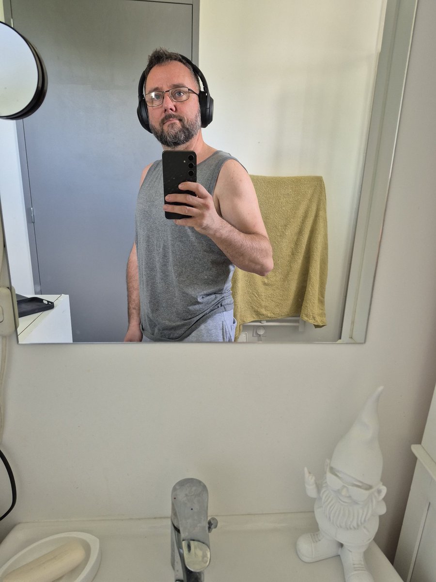 Xaves tweet media