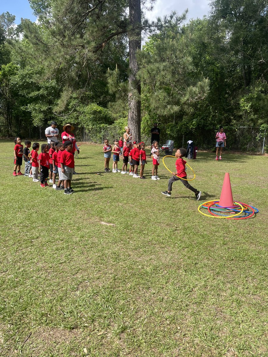 APEHernandez's tweet photo. Sunshine, smiles, and tiny sneakers running wild ☀️👟💛 PK Field Day fun filled with laughter, teamwork, and big little victories! 🎉 #FieldDayFun @Magrill_AISD https://t.co/sstqOUeInY