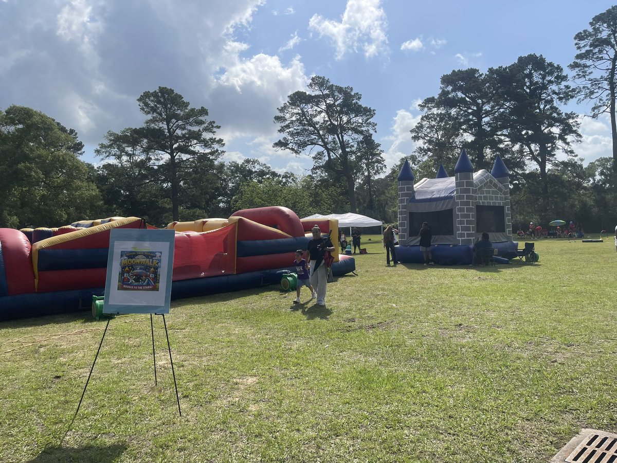 APEHernandez's tweet photo. Sunshine, smiles, and tiny sneakers running wild ☀️👟💛 PK Field Day fun filled with laughter, teamwork, and big little victories! 🎉 #FieldDayFun @Magrill_AISD https://t.co/sstqOUeInY