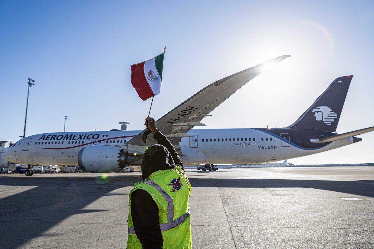 ParisAeroport's tweet photo. 🎂 200 ans d'amitié  🇫🇷 🤝 🇲🇽  et une nouvelle ligne directe entre #ParisCDG et Monterrey !
🗓️ Une liaison saisonnière assurée par @Aeromexico jusqu'au 23 octobre 2026.
La 2ème ville du Mexique est desservie en Boeing 787 à raison de 3 vols hebdomadaires. 🛫 https://t.co/kumXvtgBBj