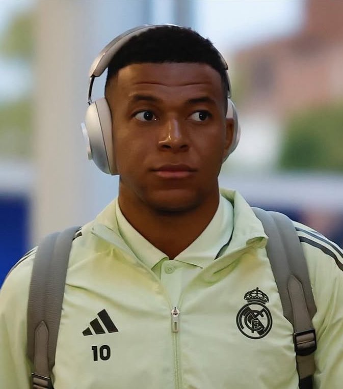 🅓🅞🅝🅨 tweet media