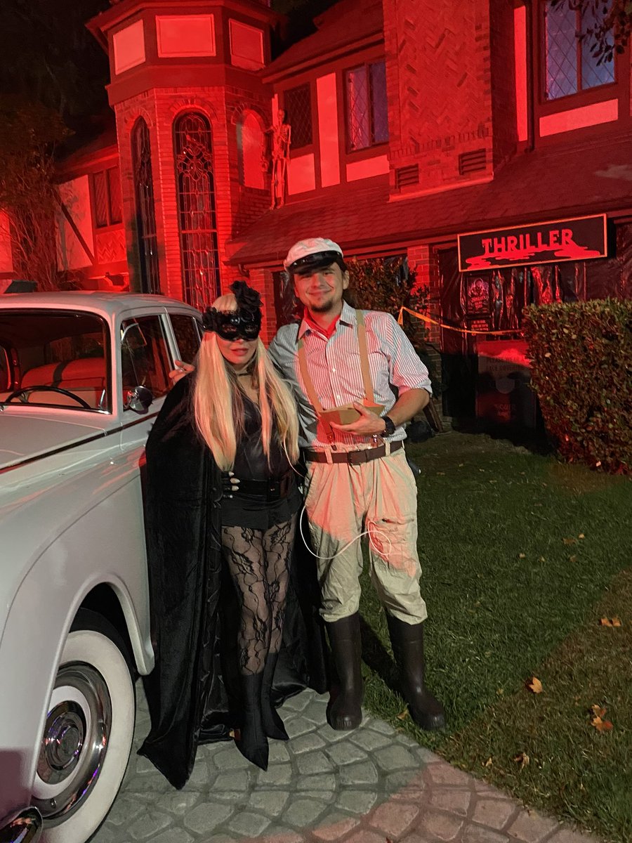 AdrienneMaloof's tweet image. Throwback to the Jackson’s annual Halloween party 🎬👑 Sponsored that year by Maloof Entertainment. Who’s ready for the Michael movie!? ✨#Throwback #MichaelJackson #PrinceJackson #DrinkAde #MaloofEntertainment