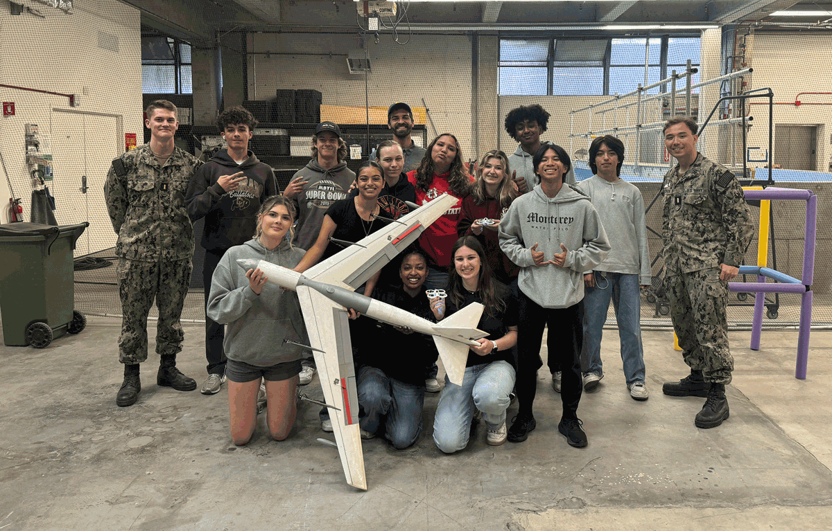 NPSfoundation's tweet image. In Trident Room Podcast Episode 78 Part 1, Dr. Jennifer Carson, STEM Director, discusses Discovery Day @ NPS and how it connects @NPS_Monterey with the community through hands-on STEM experiences.  #STEMEducation #ScienceEducation

🔗 Learn more: ow.ly/2oHn50YK1st