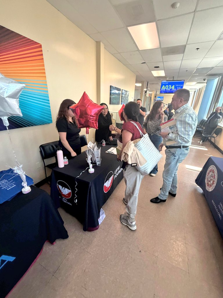 ConsulMexOxn's tweet photo. 4⃣Se realizó un recorrido por mesas informativas en @ConsulMexOxn de organizaciones como #UFW, #CRLA, #MICO y Clinicas del Camino Real #VentanillaDeSalud. Se destacó su labor en asesoría legal, atención médica y defensa de derechos laborales, a favor de #TrabajadoresAgrícolas👩🏽🌾🇲🇽 https://t.co/cCCylZd03Y
