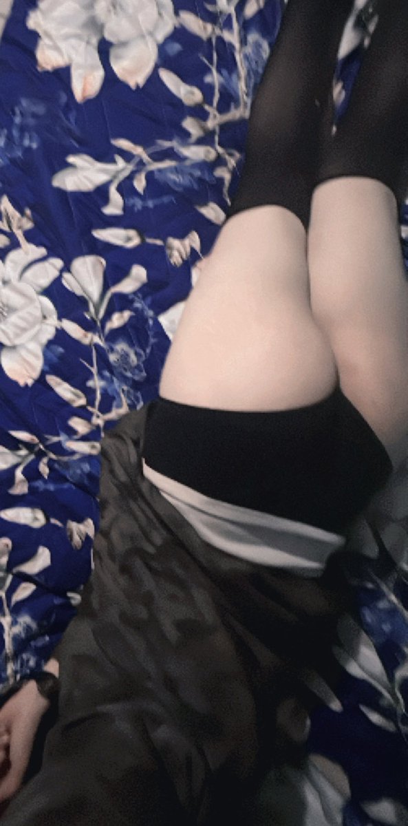 ann_jay7w7's tweet photo. Femboy cake ✌🏻😽#thighs #femboy #femboi #femboyespañol #shark https://t.co/rgi54VKN61