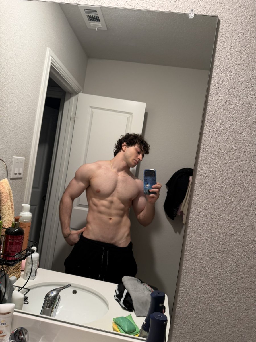 kingmusclee's tweet photo. I know you’re curious about it 👀 https://t.co/5oqGFGNxF3