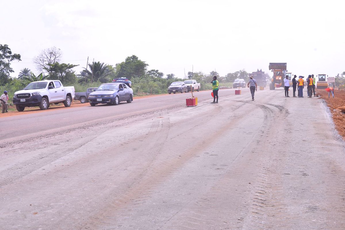 Ngo16039's tweet photo. The dualization of the Benin–Akure–Ilesa Road is a landmark infrastructure project under the Renewed Hope Agenda, aimed at improving connectivity and driving economic growth across three states.
#DavidUmahi
#FederalMinistryOfWorks
#UmahiIsWorking
#RenewedHope https://t.co/0Ja5boxxwZ