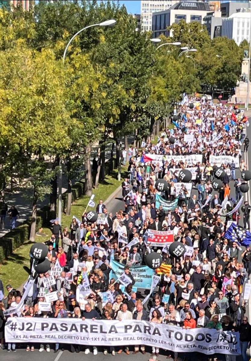 Helena de Troya tweet media