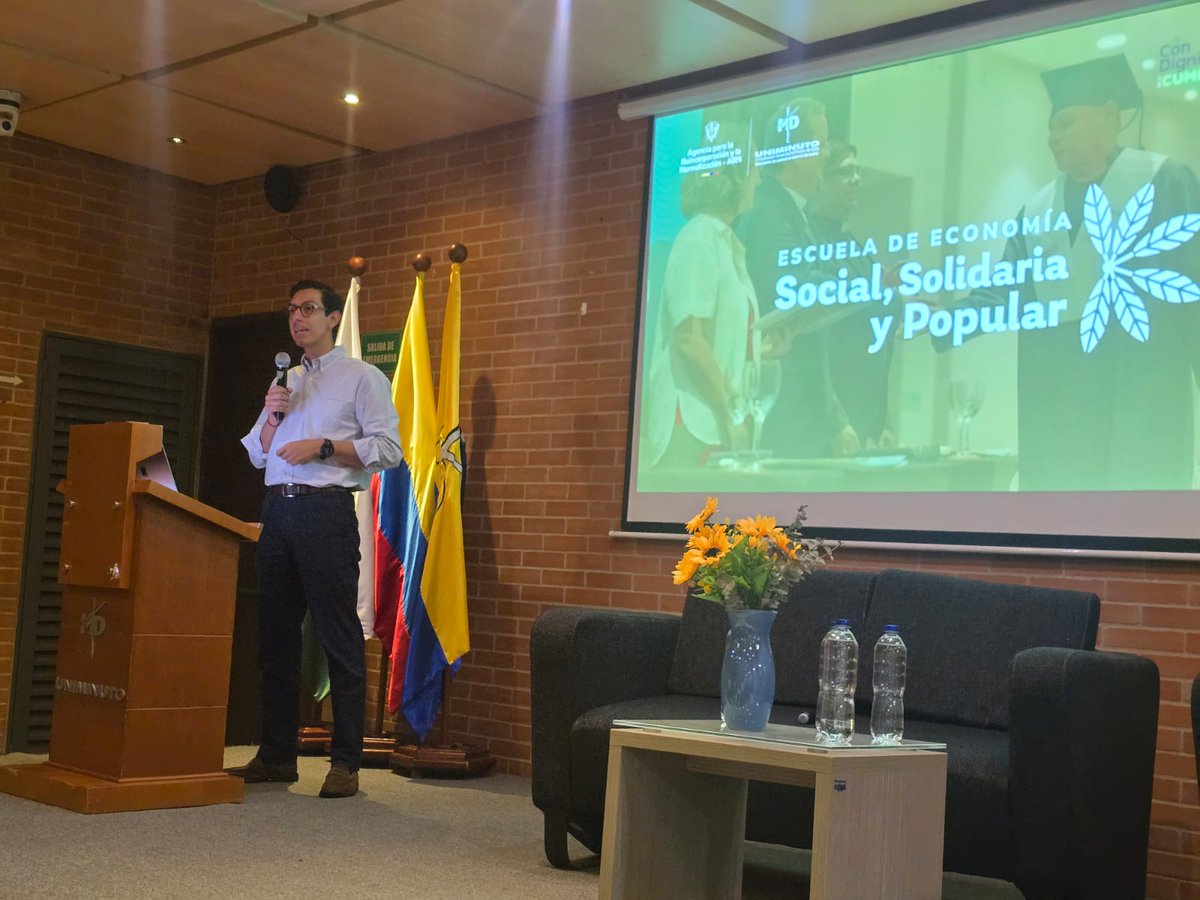 ARNColombia's tweet photo. @uniminutobello 📚 Esta cohorte se desarrollará hasta noviembre, con acciones para fortalecer capacidades, liderazgo y procesos organizativos de las y los firmantes de paz en los territorios. https://t.co/stFYNozfgH
