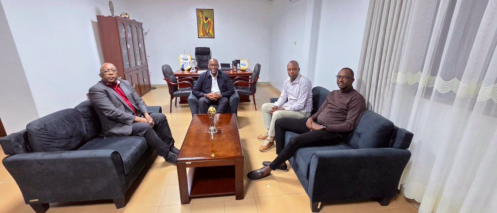 𝐀𝐌𝐀𝐊𝐔𝐑𝐔 𝐀𝐆𝐄𝐙𝐖𝐄𝐇𝐎

FERWAFA yemereye Haringingo Francis Christian gutoza Rayon Sports, nyuma y’ibiganiro byahuje Ubuyobozi bw’iri Shyirahamwe, ubwa Kiyovu Sports, Rayon Sports ndetse n’uyu mutoza ukomoka i Burundi.