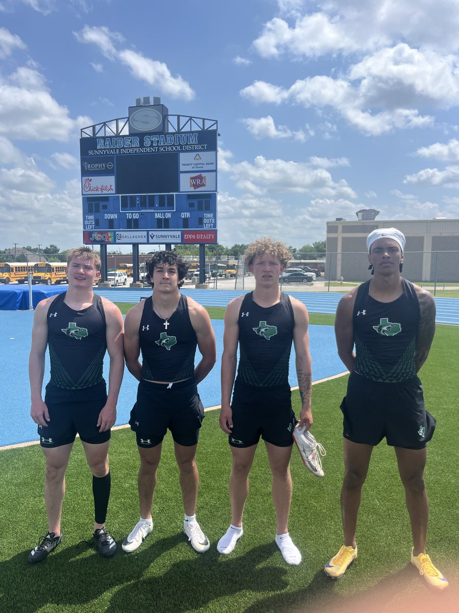 FoxUnleash's tweet photo. Your Regional Qualifiers in the 4 x 200 meter relay in 4th place with a New School Record of 1:30.84 - Connor Nickell, Alex Tovar, Braeden Vann and Steven Stiggers. It’s a Great day to be a FOX! @KodiCrane @luke__allison @CaddoMillsHS @CaddoClub #UNCOMMON #unLEASH #FOXFAST https://t.co/zPzbQbuVmq