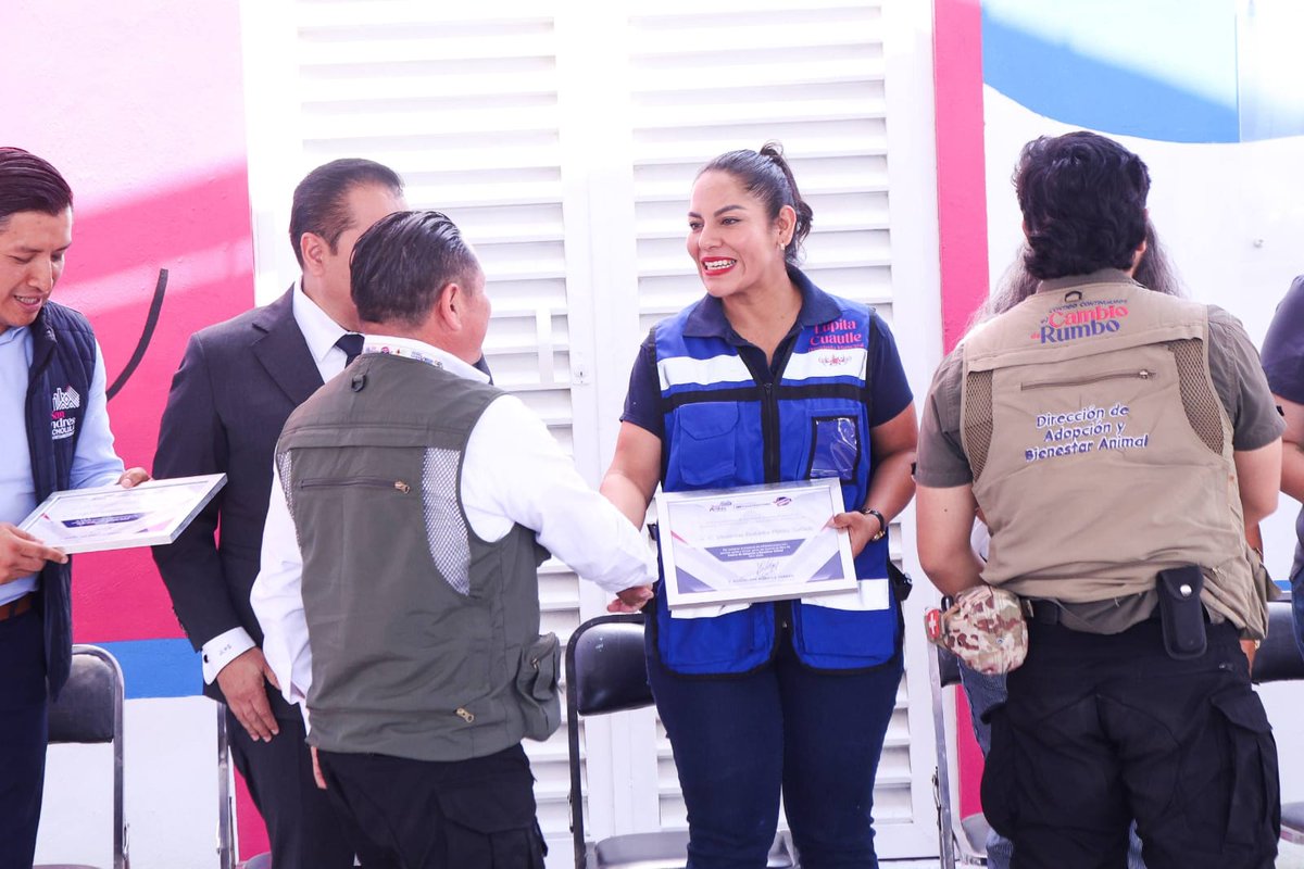 vmpuebla's tweet image. Metrópoli| San #Andrés Cholula comprometido con el #cuidado de seres #sintientes inaugura Centro de #BienestarAnimal

@LupitaCuautleT
@SnAndresOficial

#VisiónMetrópoli 

Visítanos 
visionmetropoli.com 

visionmetropoli.com/san-andres-cho…