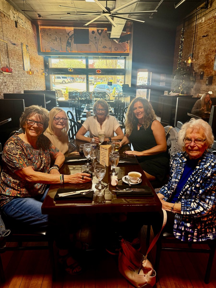 Bellantonij's tweet photo. To be able to get nails done and go to lunch and laugh all morning with your 92 year old grandma, mom and aunts is such a blessing. I have been smiling all day….🙌🏼❤️🥰
#memories 
#countingmyblessings https://t.co/JSDxBwiKNV