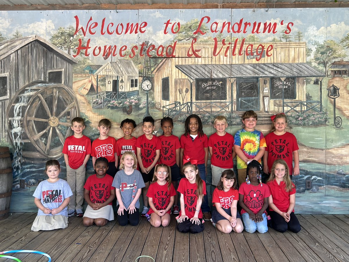 petalschools's tweet image. Petal Primary School first graders took a step back in time during their field trip to Landrum’s Homestead &amp;amp; Village!
Students experienced life in the late 1800s, from interacting with farm animals to exploring school houses and chapels! #FieldTripFun #MomentsMatter