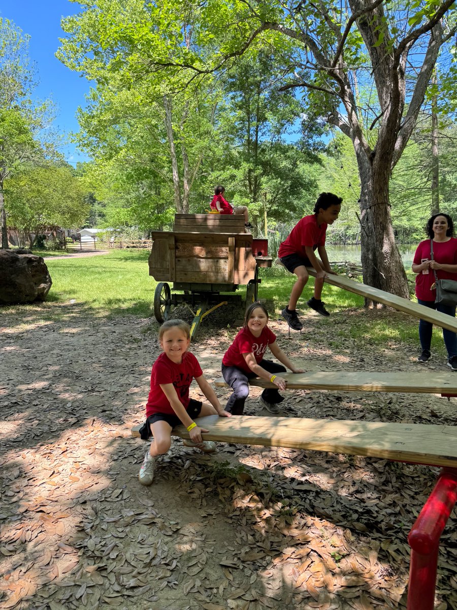 petalschools's tweet image. Petal Primary School first graders took a step back in time during their field trip to Landrum’s Homestead &amp;amp; Village!
Students experienced life in the late 1800s, from interacting with farm animals to exploring school houses and chapels! #FieldTripFun #MomentsMatter