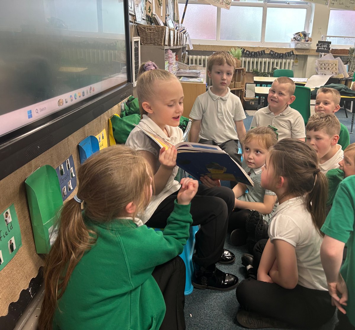 CaldiY1's tweet photo. One of the children in Y1 chose to read a story to the rest of the class 📖 @LiftSchools @CaldiPrimary @vianclark @nigel_whittle @MbroCouncil @centre_right_ @RuthMiskinEdu https://t.co/cfd9KE9yQP