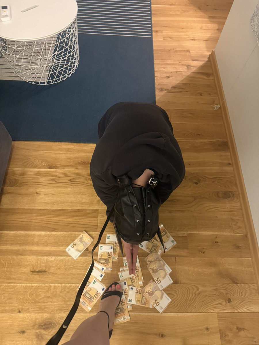 fitcheeksz's tweet photo. He's addicted, i don't blame him🤷‍♀️ https://t.co/YxU9ypAj0F