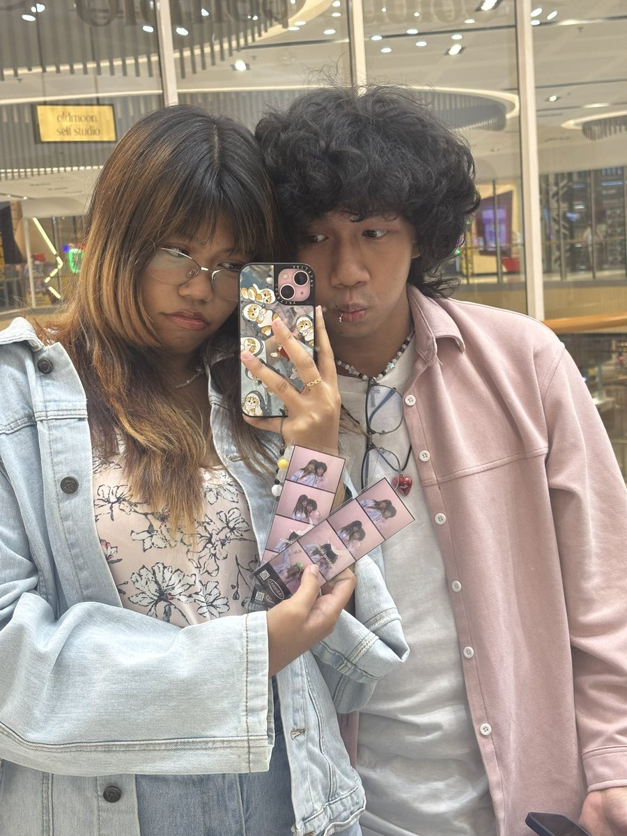 shallteardgaf's tweet photo. date well spent with my pretty girl mwehehe https://t.co/WaE6XRAu2G