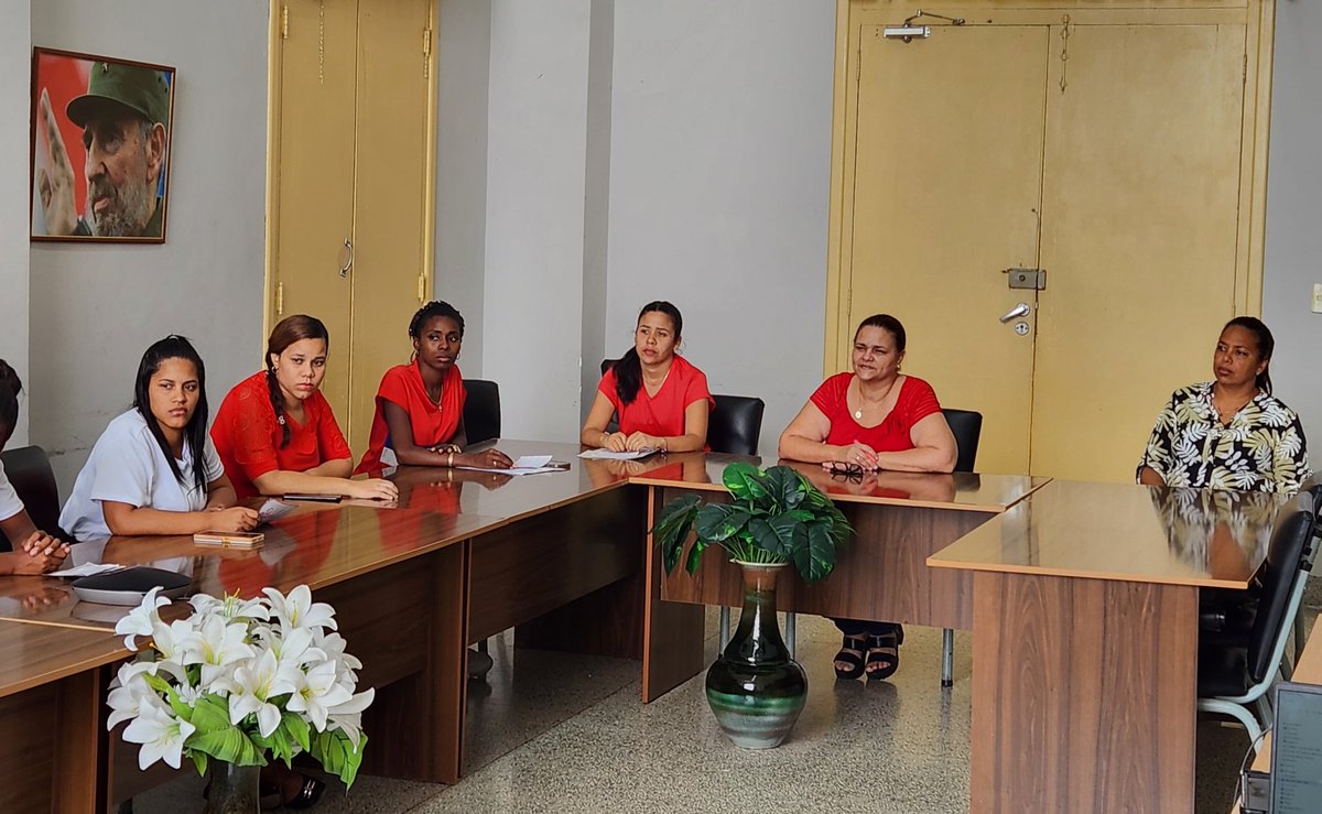 YipsyPedreira's tweet photo. #GirónEsHoy
Jóvenes de @TppSantiagocuba rememoran los sucesos de Girón.
Patria o Muerte Venceremos!!!
#LaPatriaSeDefiende 
⚖️🇨🇺esta es nuestra trinchera
‼️Viva Cuba‼️
@TSupremoCU 
@UJCdeCuba https://t.co/2agRLpR31U