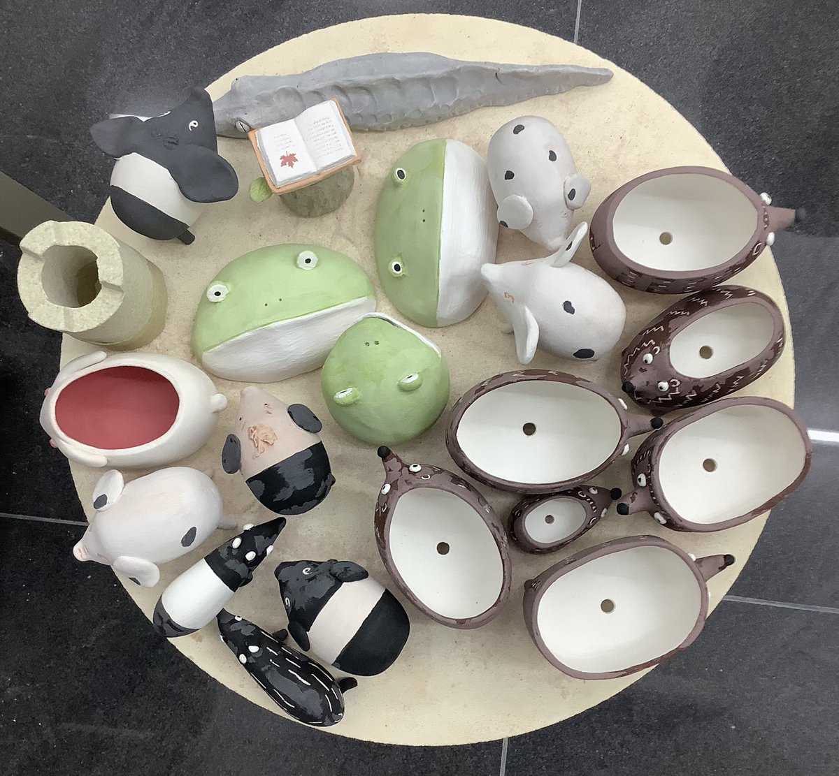 MidoriTakaki's tweet image. Early start &amp;amp; late finish. I have just loaded the kiln for another bisque firing. At one point I thought I wouldn’t be able to finish. But I did! Tomorrow I will have along lunch break as a treat. Then more work. 
#ceramics