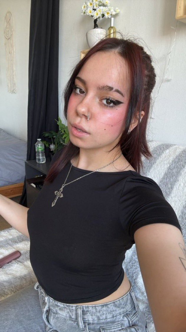 😈Reine Lea👑 tweet media