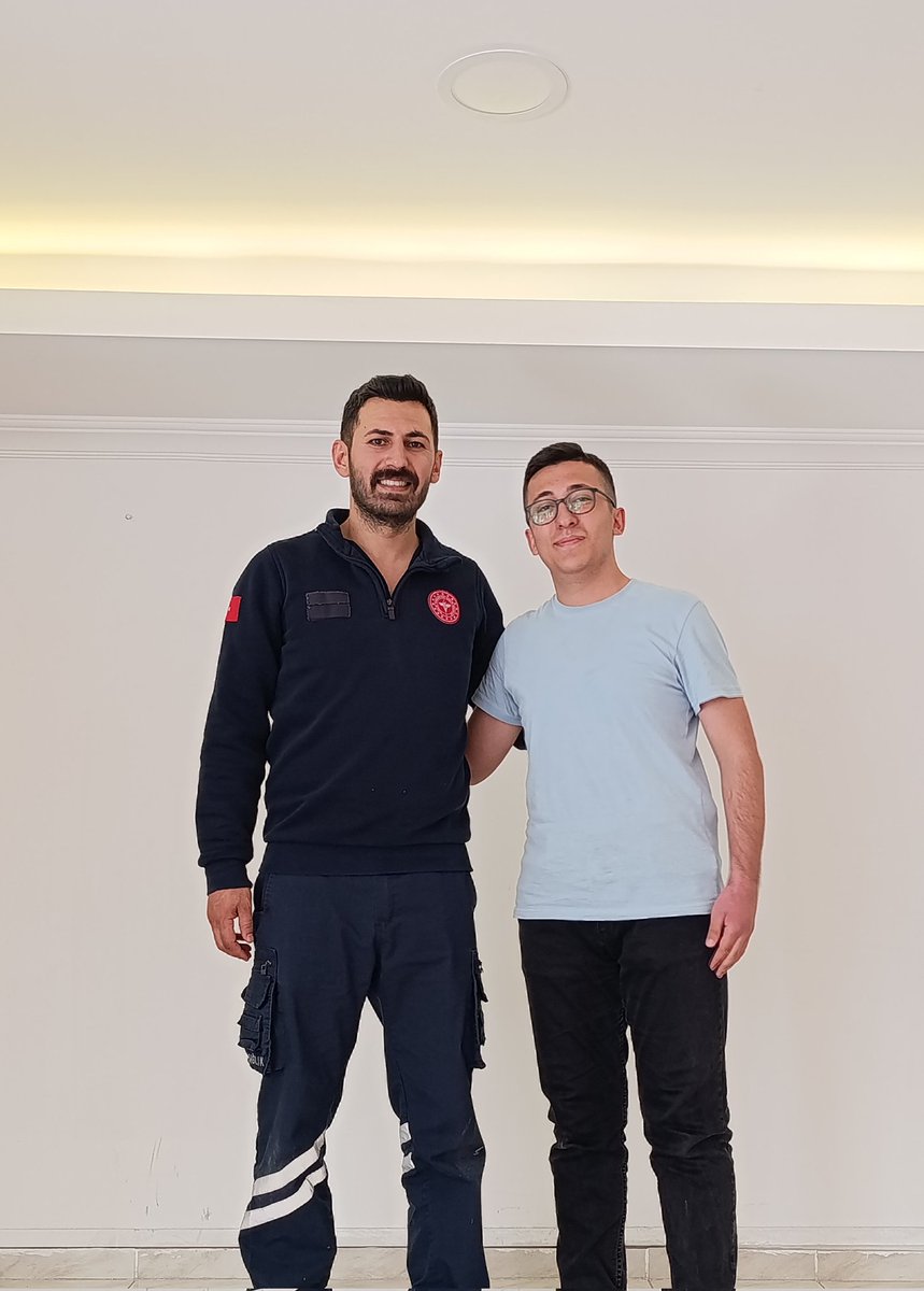 YTurk73063's tweet photo. Bugün Okulumuz'da düzenlenen "Kalbe Dokunan Eğitim" konferansına katıldık. Temel yaşam desteği ve OED konusunda çok değerli bilgiler edindik.

Hem mesleki duruşu hem de fedakârlığıyla ilham veren hocamız Yasin Hasgül'e teşekkür ederiz. https://t.co/NRi0omCLPM