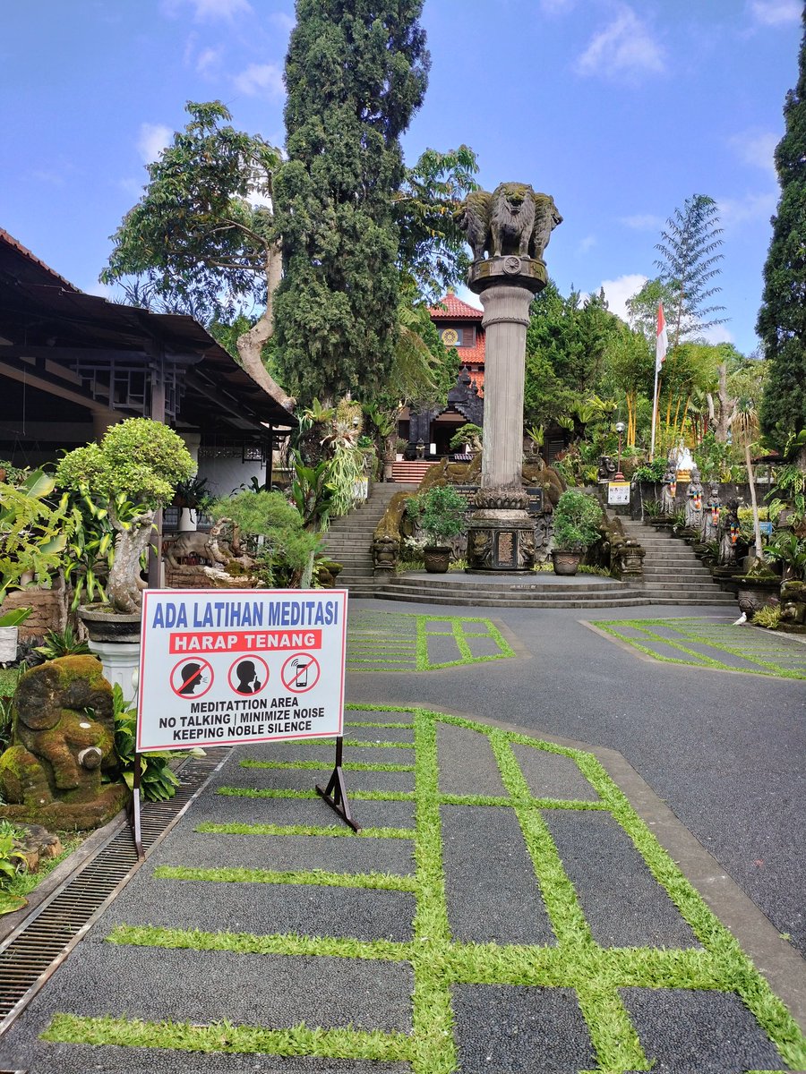 dharmagiri_vhr's tweet photo. Latihan Vipassanā Bhāvanā Teknik Mahasi Sayadaw telah dimulai di Vihāra Dharma Giri. 

Latihan ini dibimbing oleh Sayadaw Nanda Siddhi, akan berlangsung hingga tanggal 24 April 2026. https://t.co/5O151QzuAp