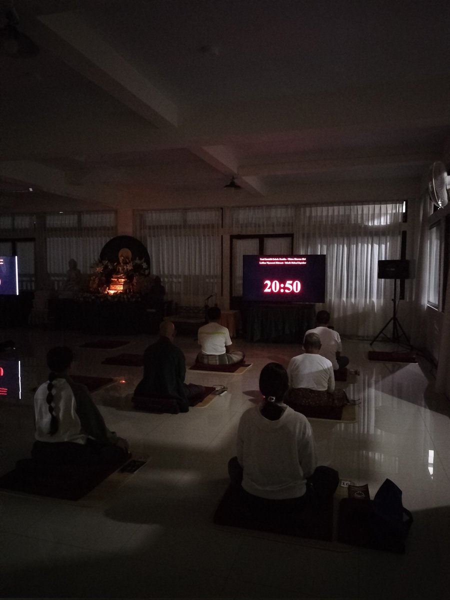 dharmagiri_vhr's tweet photo. Latihan Vipassanā Bhāvanā Teknik Mahasi Sayadaw telah dimulai di Vihāra Dharma Giri. 

Latihan ini dibimbing oleh Sayadaw Nanda Siddhi, akan berlangsung hingga tanggal 24 April 2026. https://t.co/5O151QzuAp