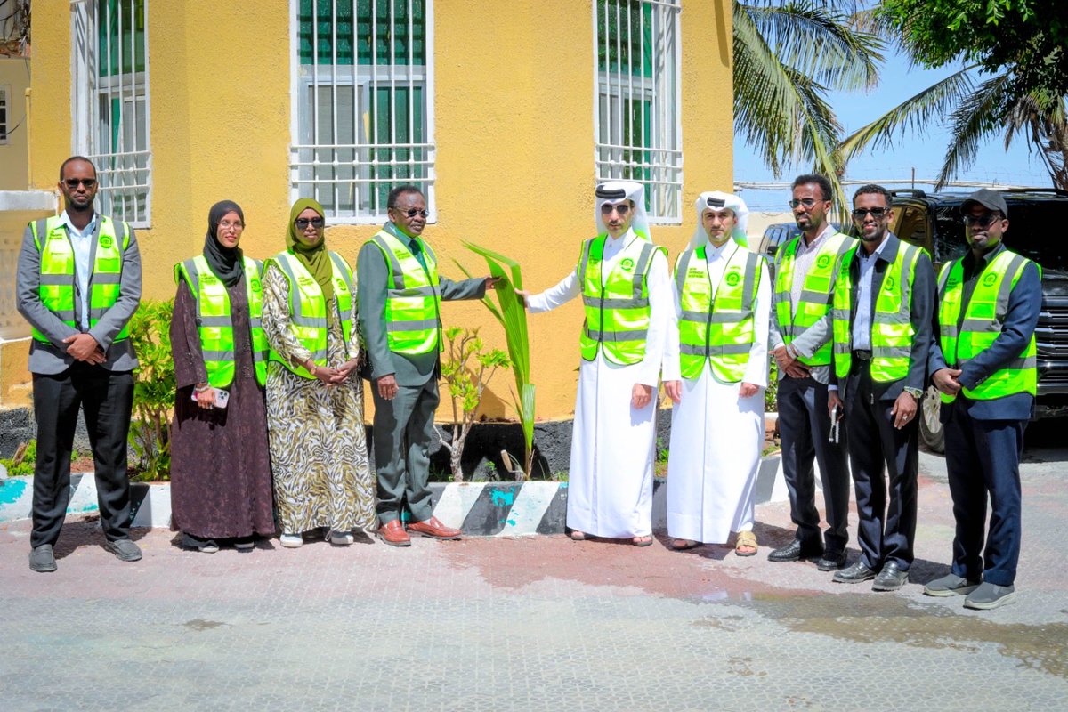 BashirMJ's tweet photo. Joined the National Tree-Planting Week at the Embassy of Qatar in Somalia, where we planted trees together with Ambassador Dr. Abdullah bin Salem Al Nuaimi. A strong step toward environmental protection, greening our country, and promoting sustainable development. https://t.co/ih2hZQvZPg