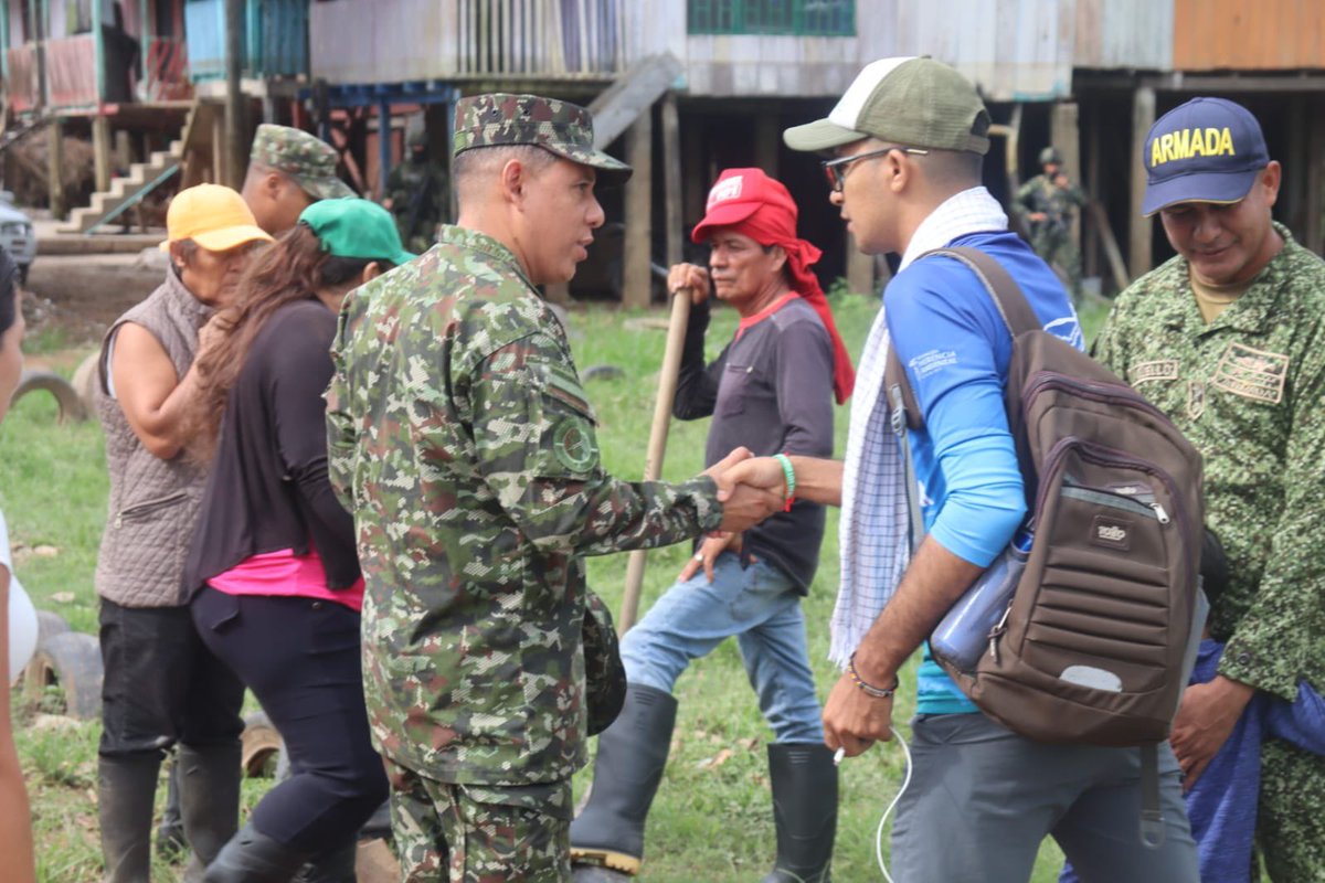 Ejercito_Div4's tweet photo. En San José del Guaviare, el @COL_EJERCITO, junto a la comunidad y entidades gubernamentales, impulsa la conservación y recuperación del humedal del barrio El Mosquito, siendo #CustodiosDelMedioAmbiente https://t.co/Q1UxW894AB