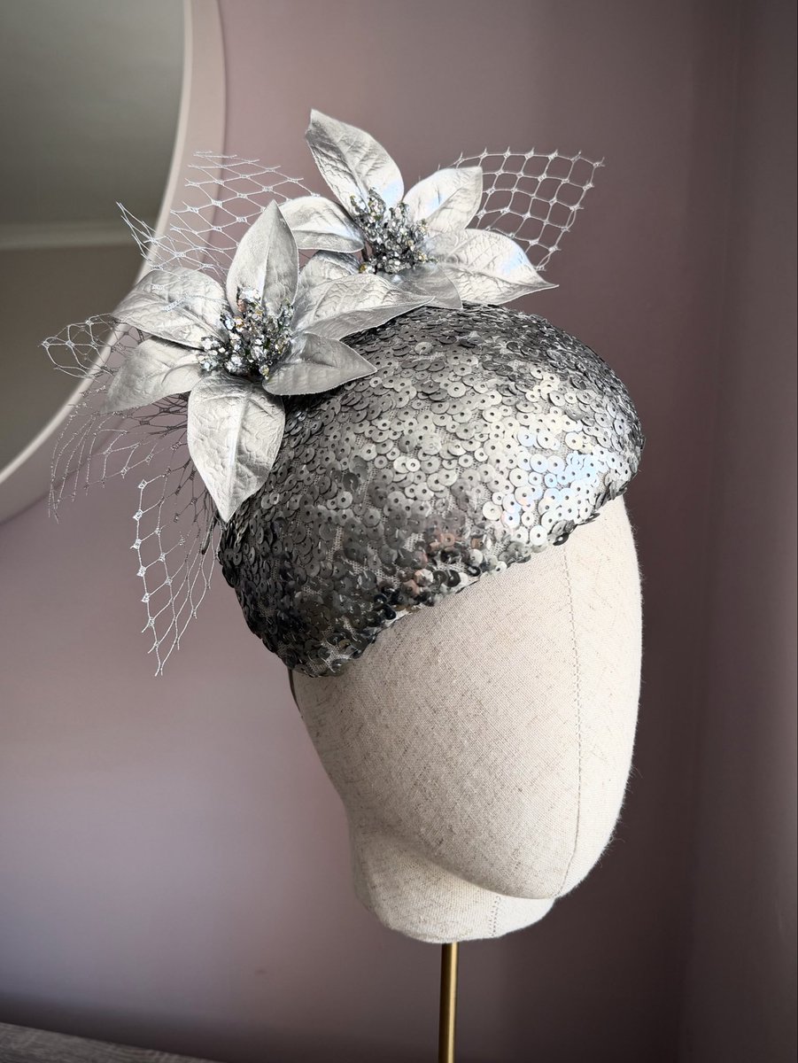 FoxSheltonBrent's tweet image. New sparkles added to our website 🪩

Shop - foxsheltonbrent.co.uk/products/tess

#sequin #hats #hat #millinery #silver  #flower