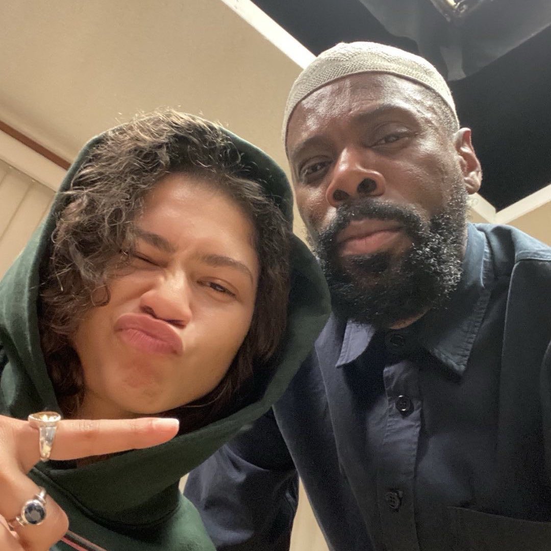 𝐳𝐨𝐞 tweet media