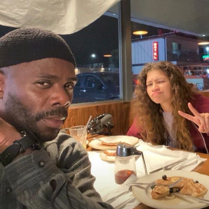 𝐳𝐨𝐞 tweet media