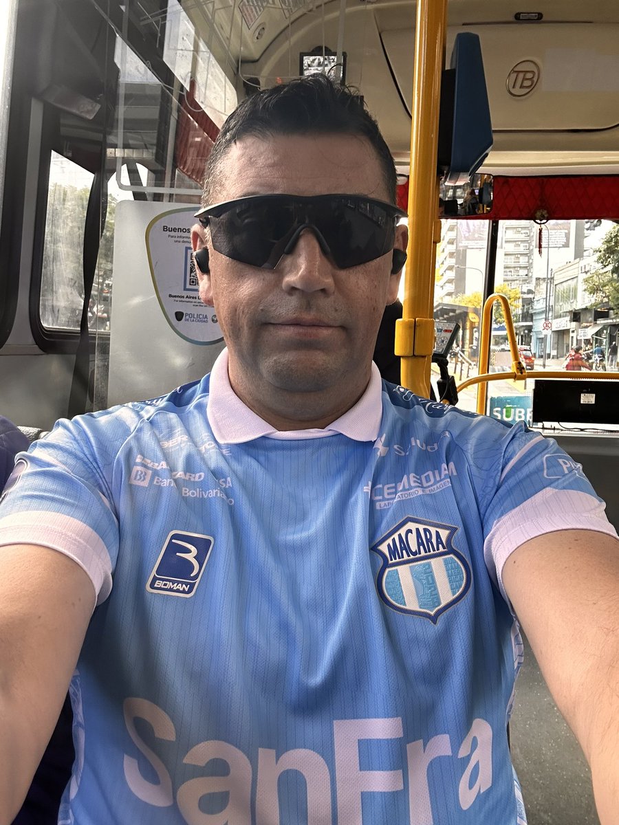 1.8 🇪🇨 🇺🇸 tweet media