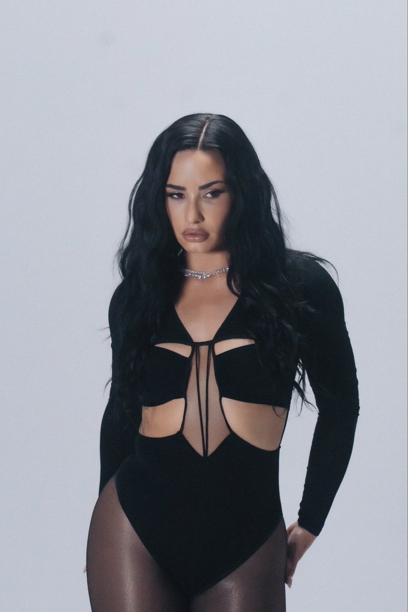 Demi Lovato Charts tweet media