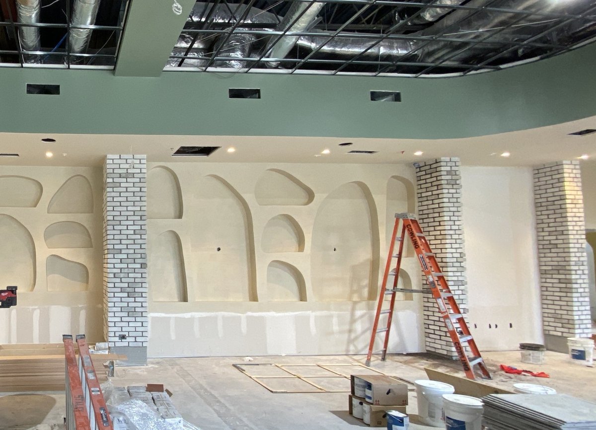 East_Harding's tweet photo. Renovations at the new, larger, and more vibrant Local Lime in Little Rock’s Promenade at Chenal are well underway! The future “flagship” of Yellow Rocket Concepts’ Fresh-Mex dining experience is really starting to take a “fun” shape.
#locallime @localimetacos https://t.co/vF4ONpmBfM