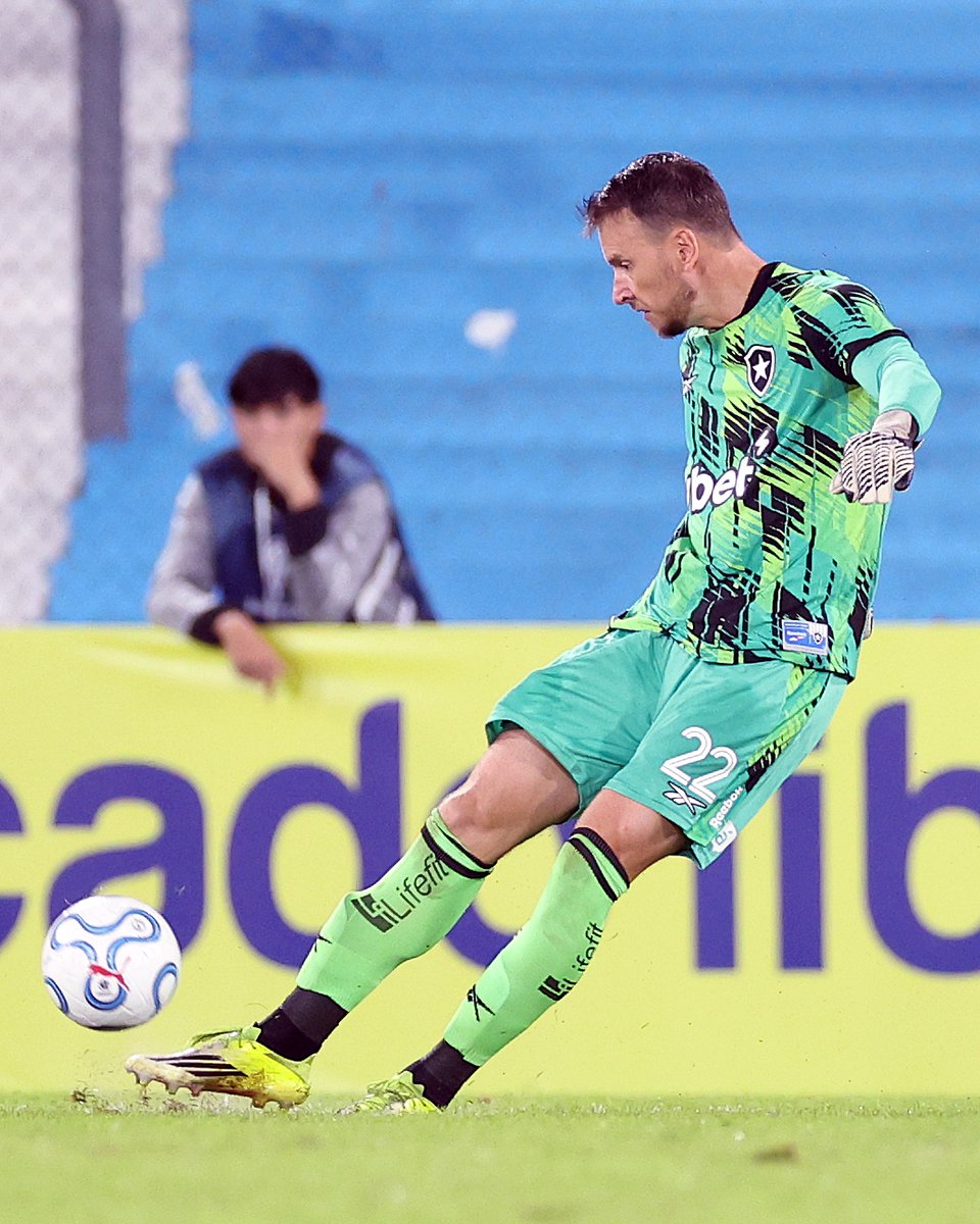 O Botafogo voltará a campo no próximo sábado, contra a Chapecoense, pelo Brasileirão. Franclim ainda tem dúvidas sobre que goleiro vai começar a partida, mas Neto conta com a confiança do treinador e ganha sobrevida em busca de se firmar sob a meta alvinegra.
