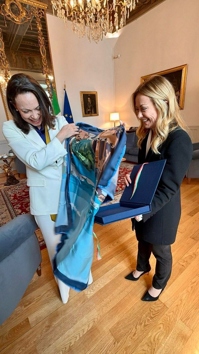 Walter Molina tweet media