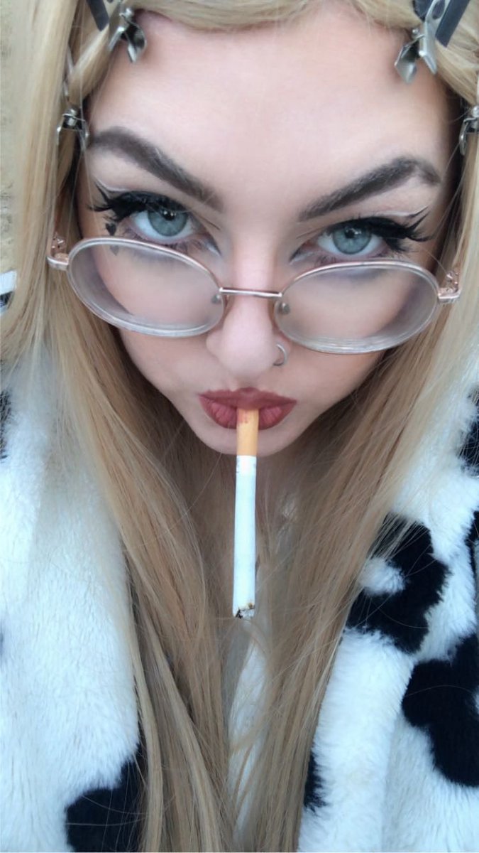 rachel 🌙 tweet media