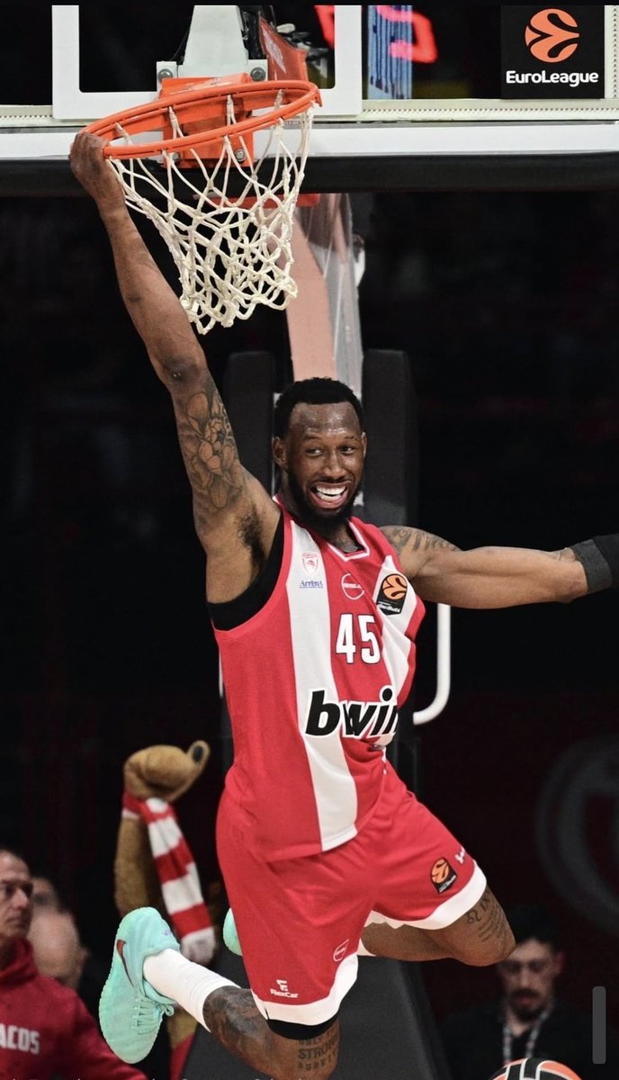 (Η εργατική τάξη πάει στον παράδεισο..) #olympiacosbc