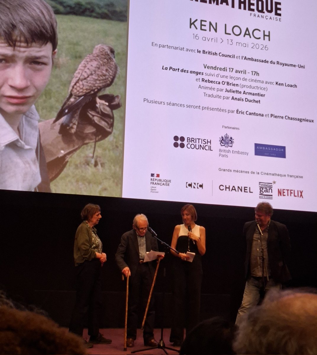 Papi Ken Loach qui sort un papier de sa poche pour citer Wim Wenders dans le texte pour dire à quel point il a dit n'importe quoi à Berlin