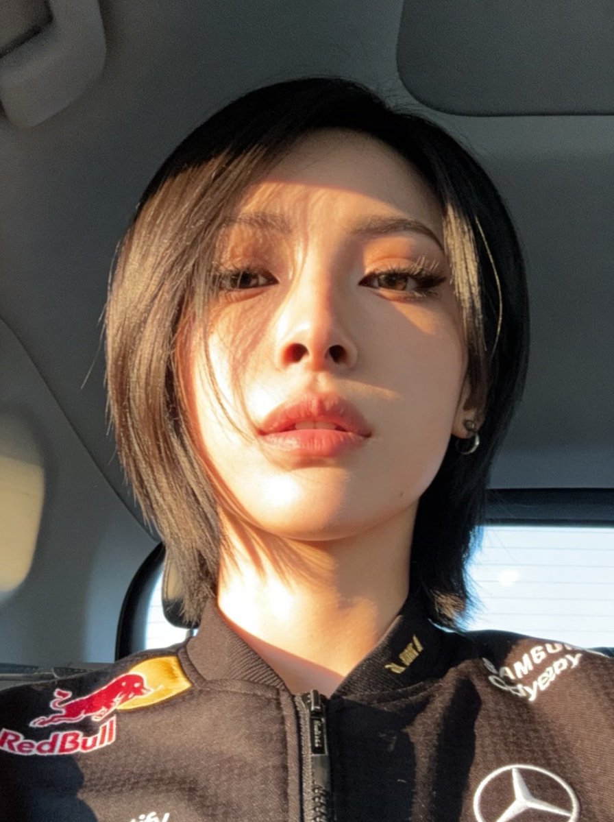 Out Of Context Japan tweet media