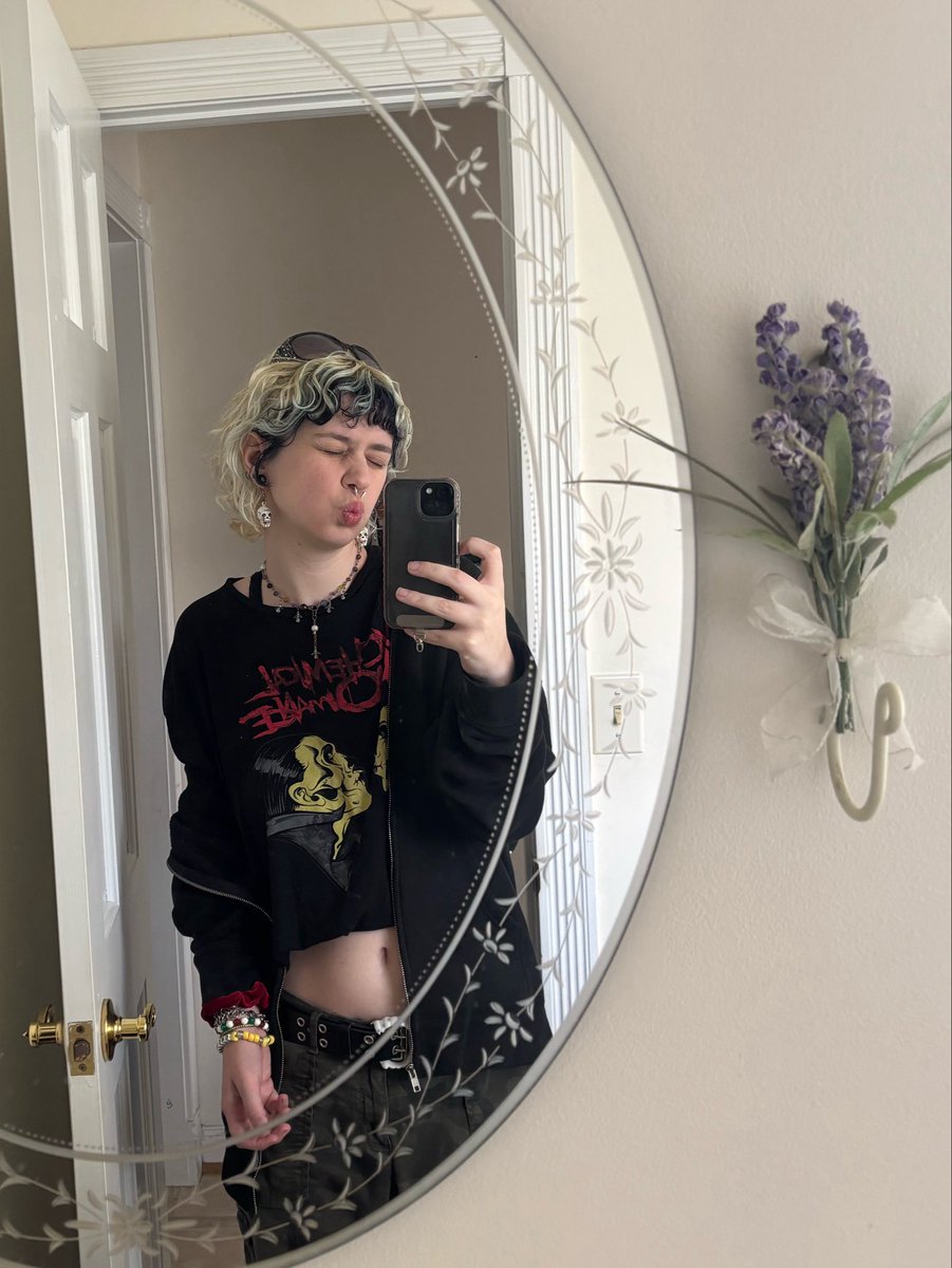 basement jess 🫗 tweet media