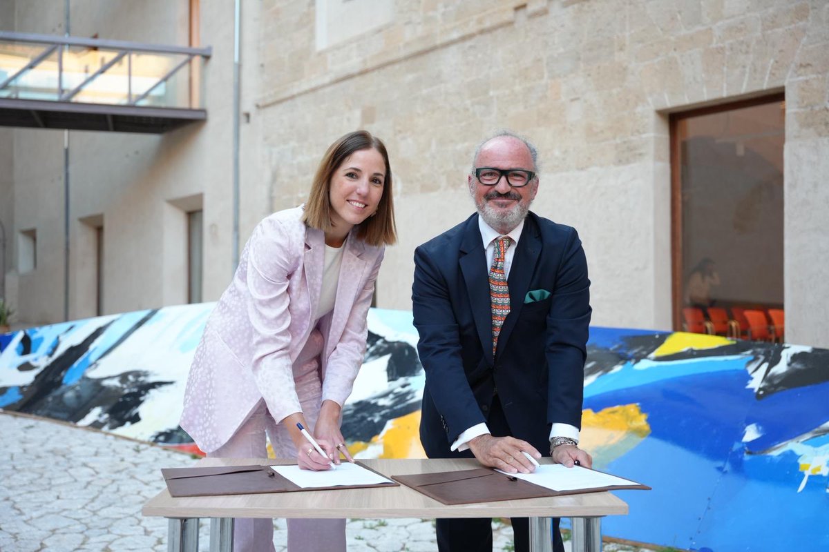 andresferrerv's tweet photo. ⛵️ “HÉROES del Settebello“, de Monzani, se incorpora a la colección del @ConselldeMca

👨🏻‍🦽 La obra, que combina arte, deporte e integración, formó parte de la muestra que se expuso en la Misericòrdia.

📔 Todo ello ha quedado recogido en el catálogo editado por @culturamallorca https://t.co/fg9qanSQqw