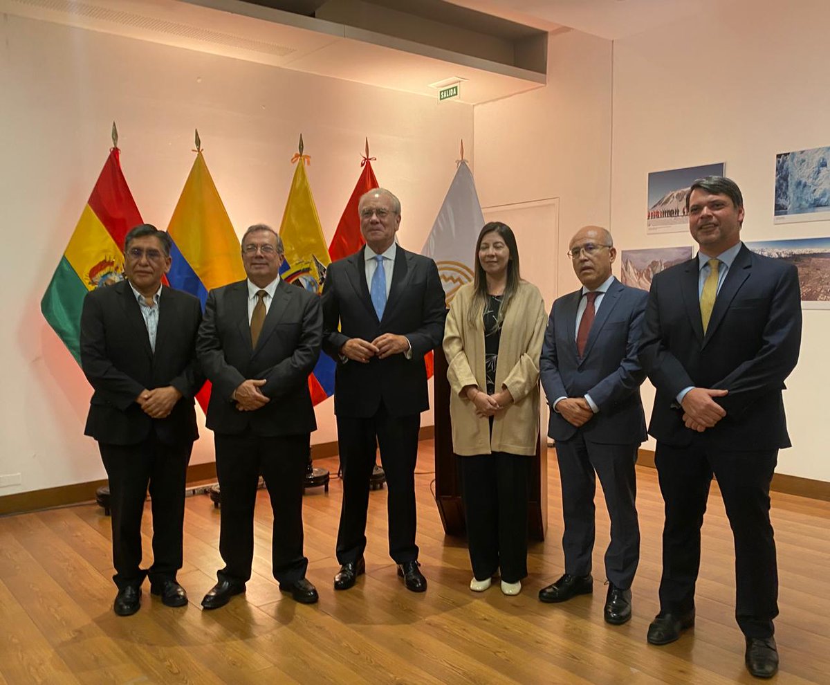 Embajada EC en Perú tweet media