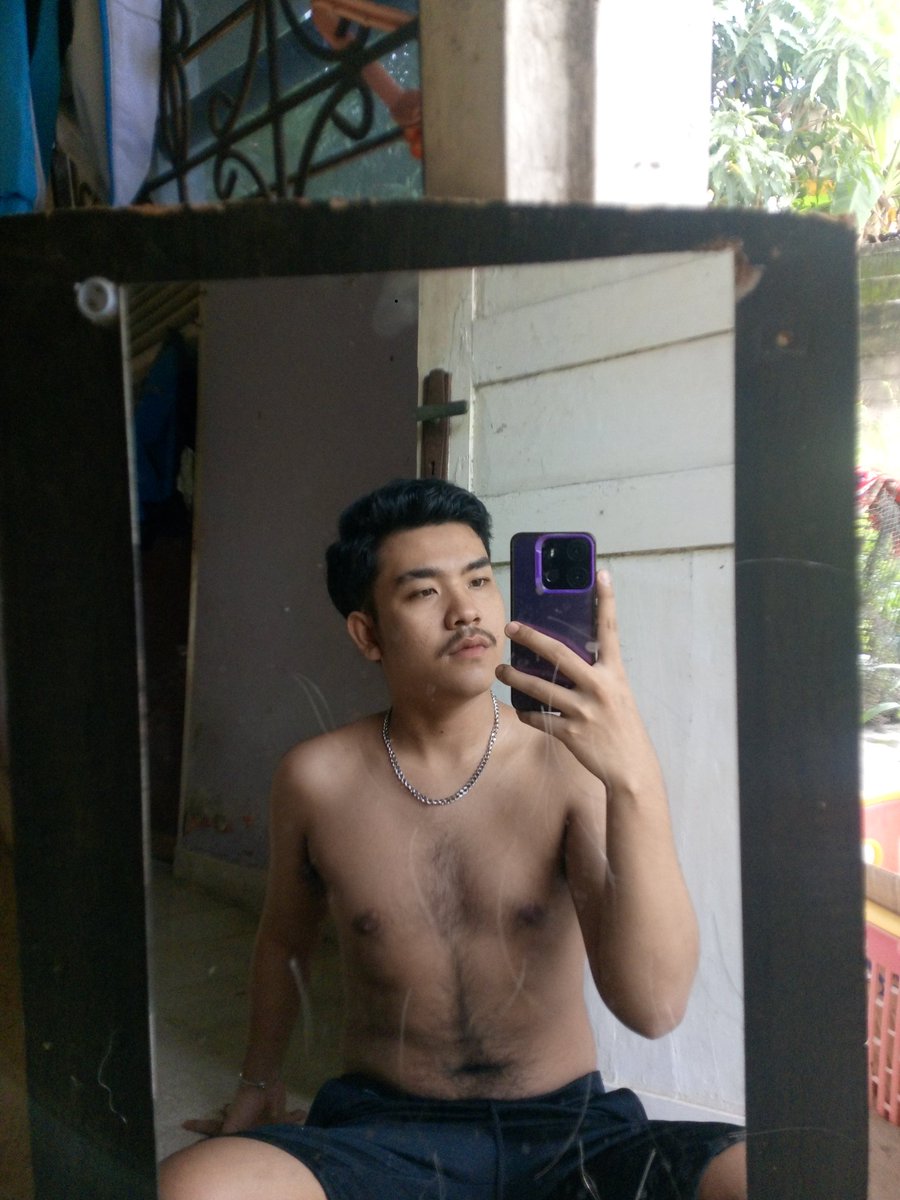 Ridho_Hyper's tweet photo. gak tau rasanya gerah banget , mana perut udh buncit 
#GayPalembang
#Palembang
#Chuddai https://t.co/TTmuWlIFyb